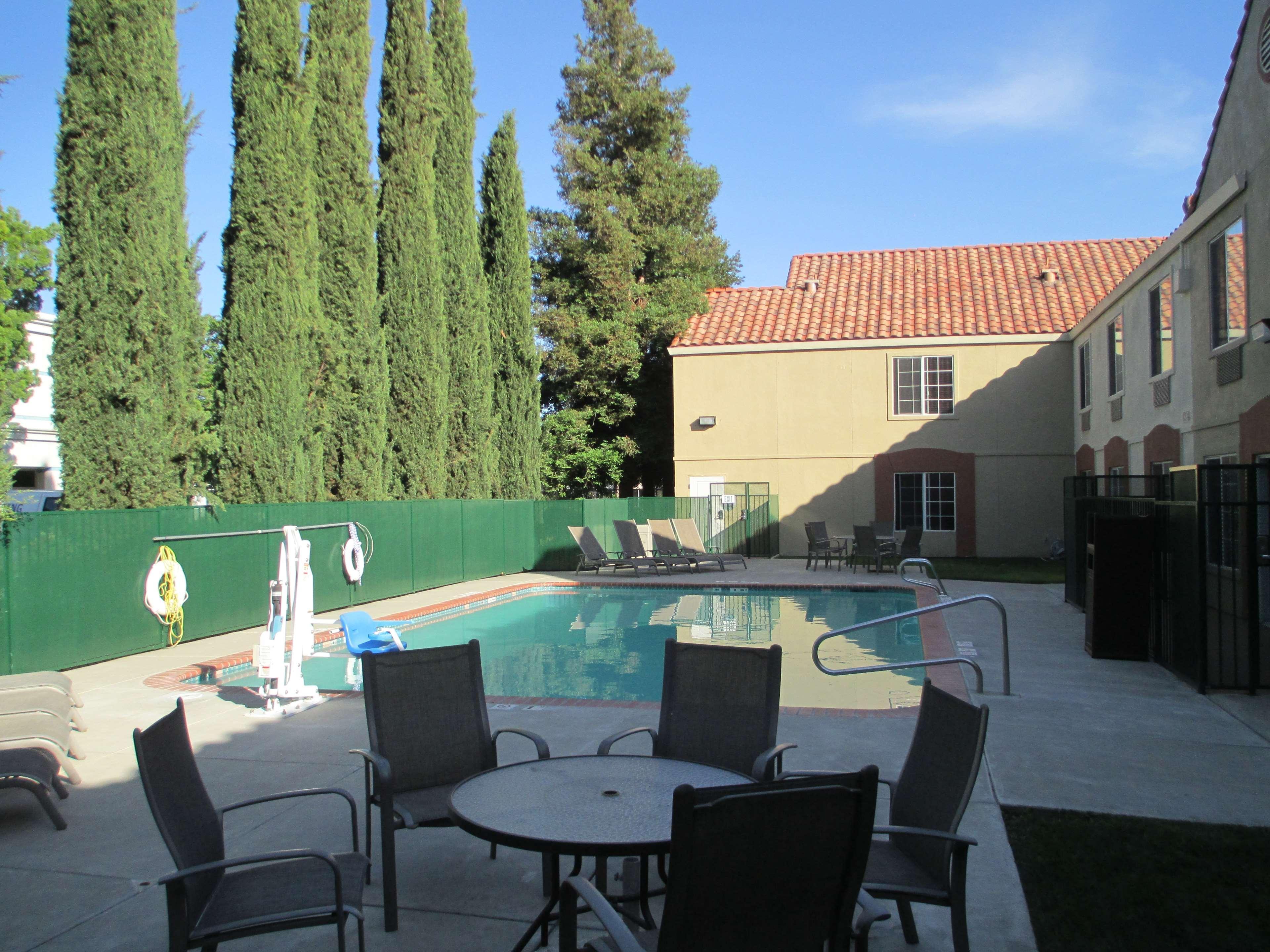 Best Western Brentwood Inn Eksteriør billede