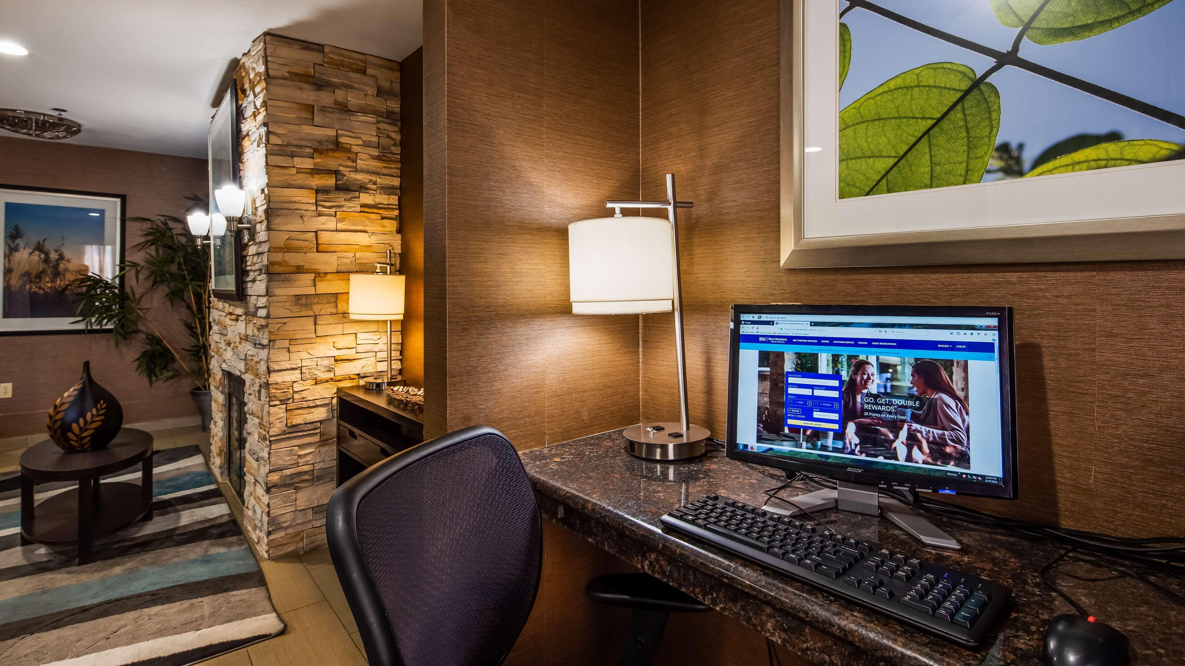 Best Western Brentwood Inn Eksteriør billede
